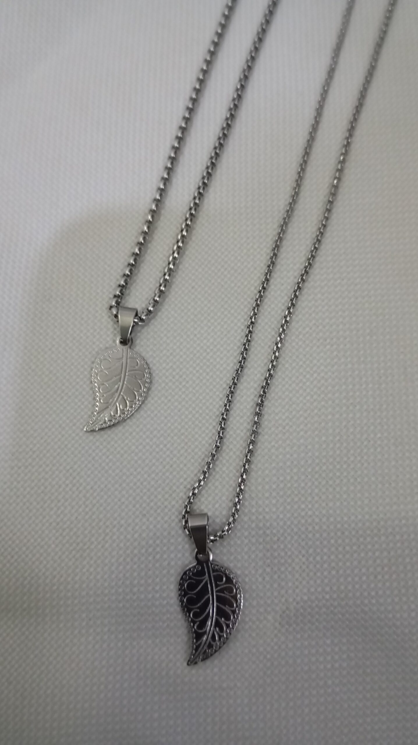 Leaf Pendant Necklace