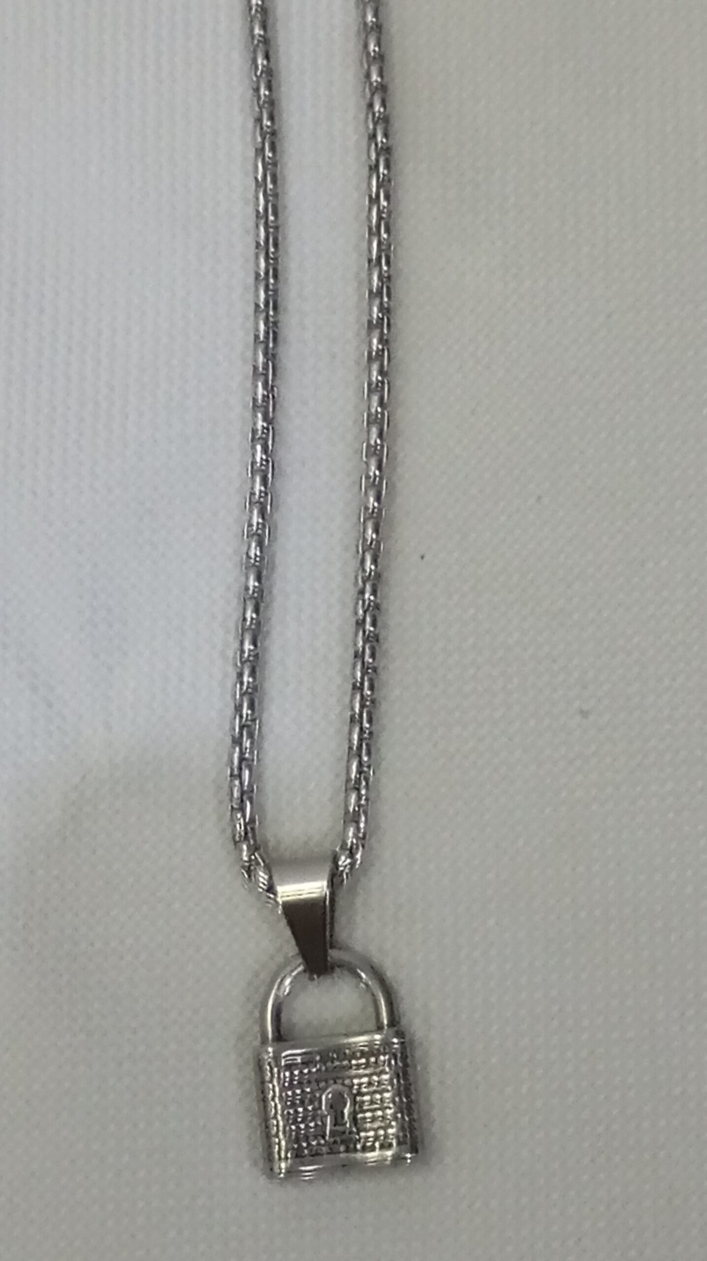Padlock Pendant Necklace - Image 3
